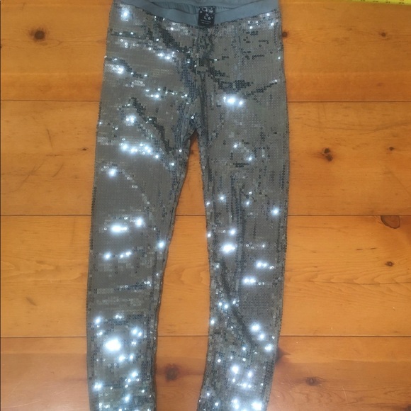 just one Pants - JUST ONE Sequins Gray Leggings, Juniors size Large